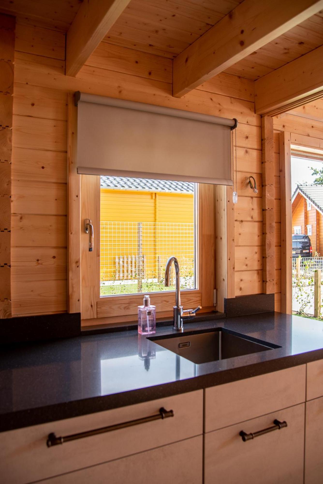 Luxe Chalets In Zeeland Aan De Kust Sint Annaland Exterior foto