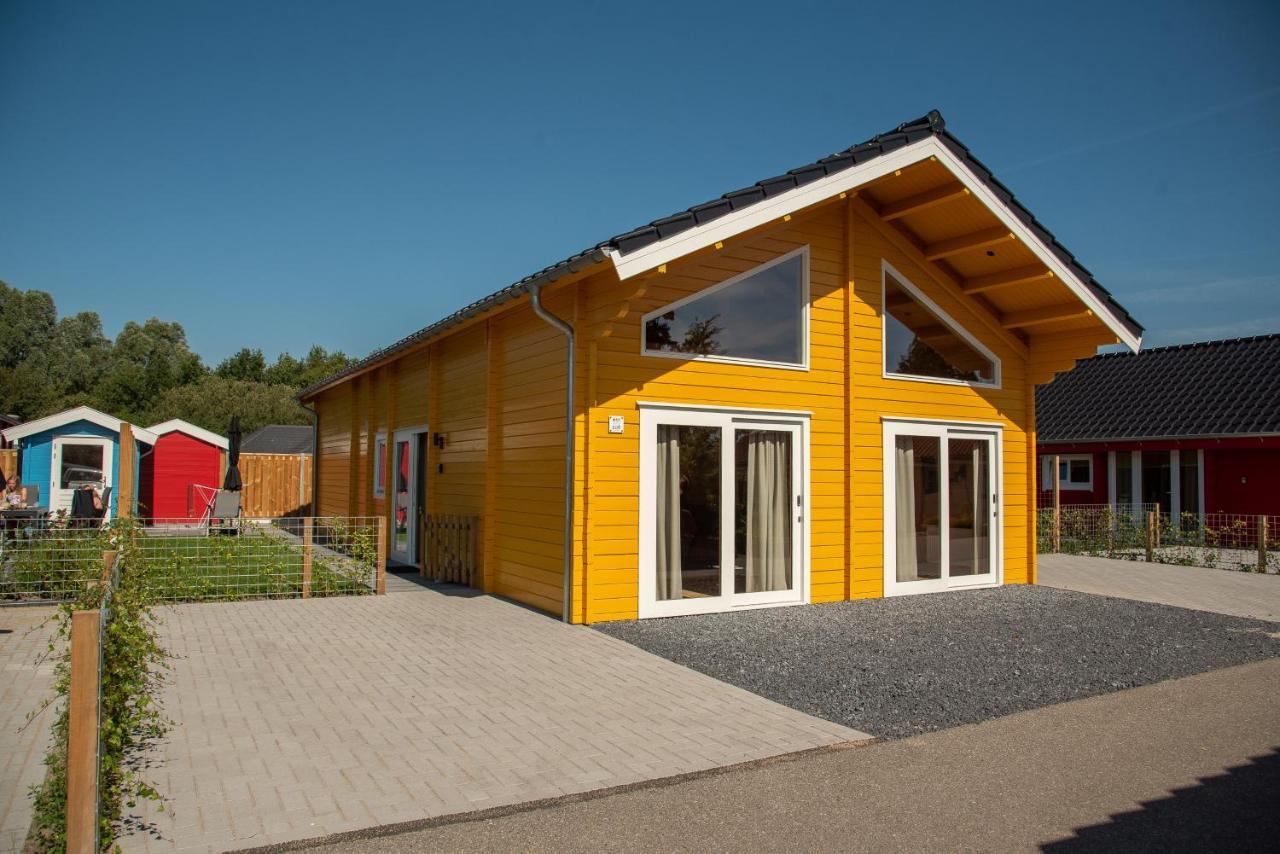 Luxe Chalets In Zeeland Aan De Kust Sint Annaland Exterior foto